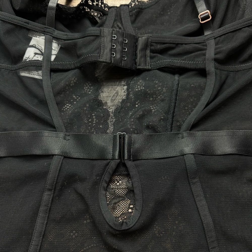 Black Mesh Top - XL - Picture 4 of 6